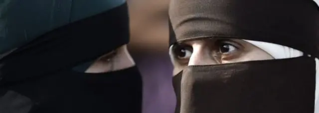 Women wearing niqab