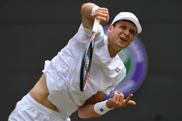 Hubert Hurkacz serves