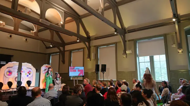 Time travellers in the crowd