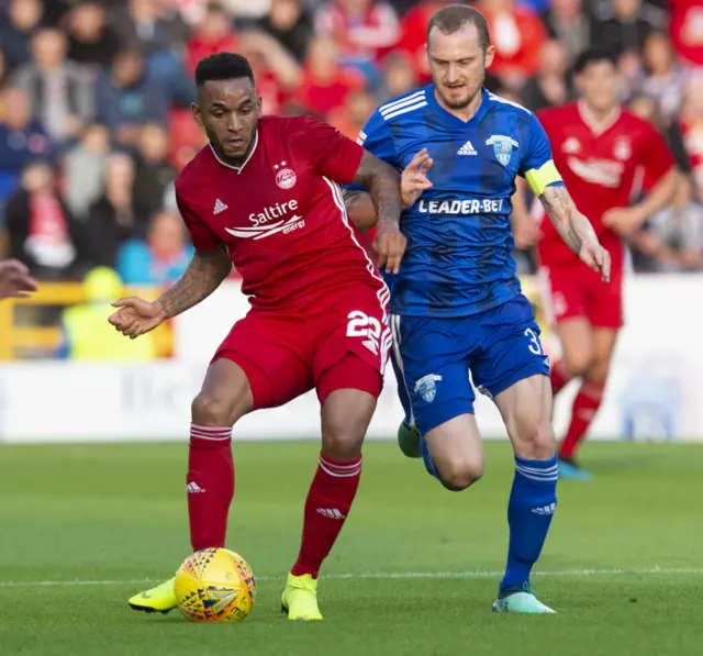 Aberdeen’s Fuso Ojo holds off Sachkhere captain Shota Kashia