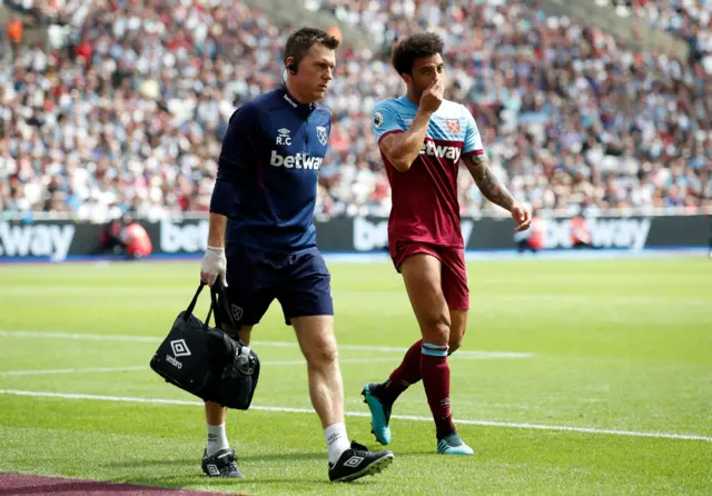 Felipe Anderson limps off