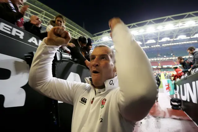 Stuart Lancaster celebrates victory in 2015