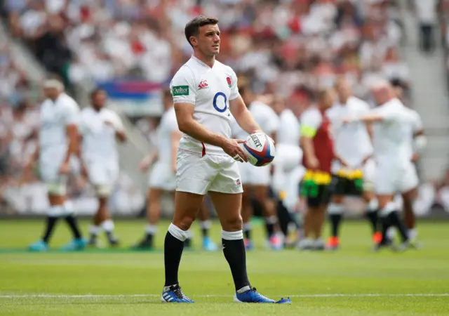 George Ford prepares to kick a conversion