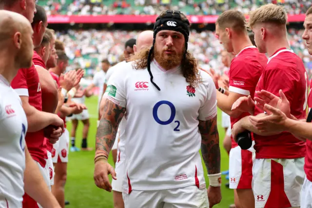 England applauded off by Wales