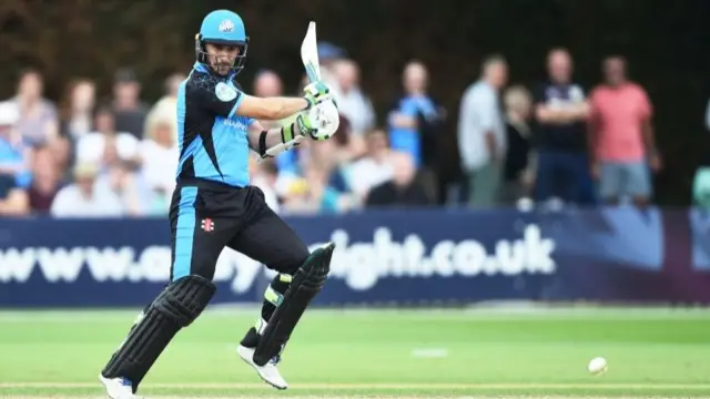 Daryl Mitchell of Worcestershire Rapids batting against Leicestershire