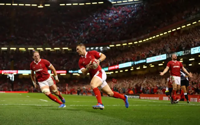 George North scores a try for Wales