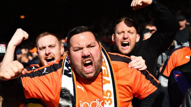 Luton fans