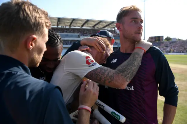 Ben Stokes of England celebrates with teammates Jason Roy, Jofra Archer, Joe Root and Stuart Broad after hitting the winning runs to win the 3rd Specsavers Ashes Test match between England and Australia at Headingley