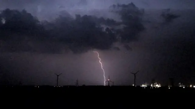 Lightning in Hull