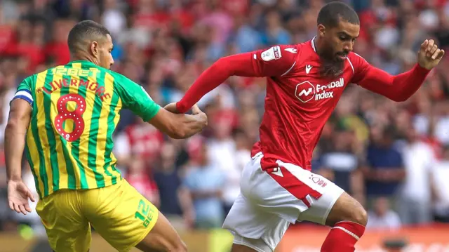 Lewis Grabban (right)