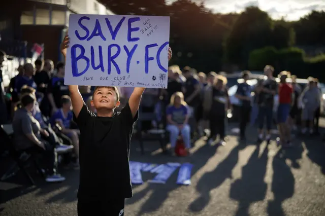 Bury fan