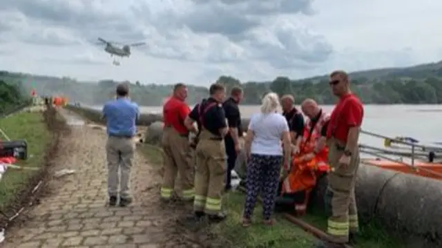 Fire crews at reservoir