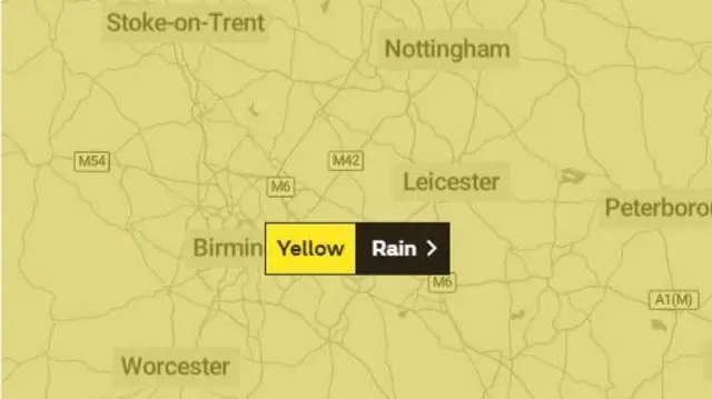 Yellow weather warning for heavy rain Friday