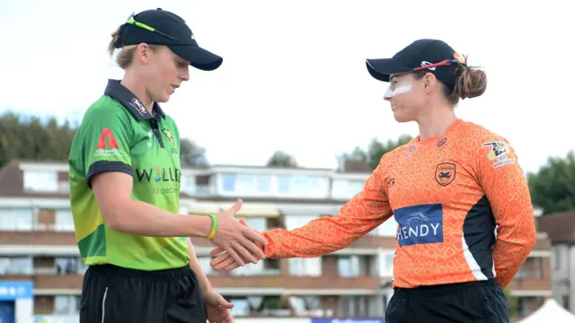 Heather Knight and Tammy Beaumont