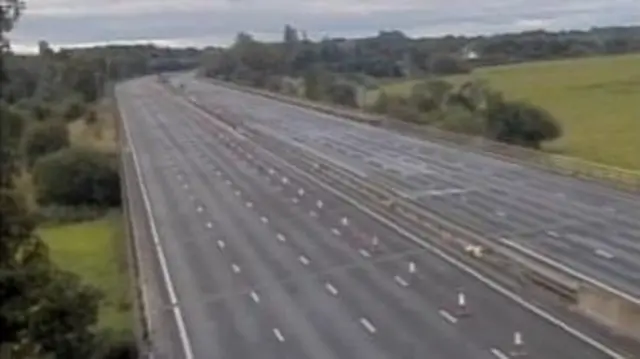 Clear carriageway between J12 and J13