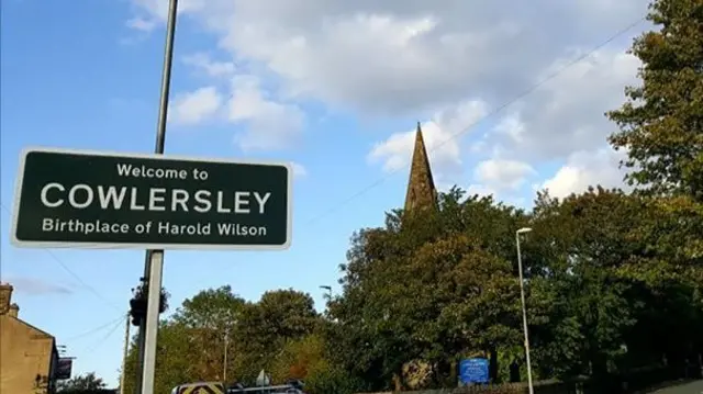 The sign showing Cowlersley