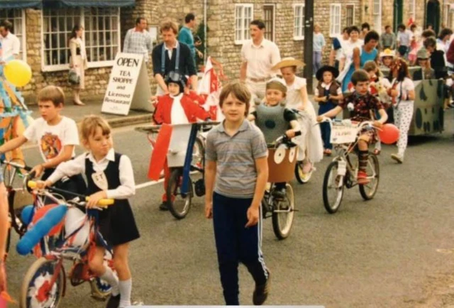 Children at the Navenby carnival in 1980