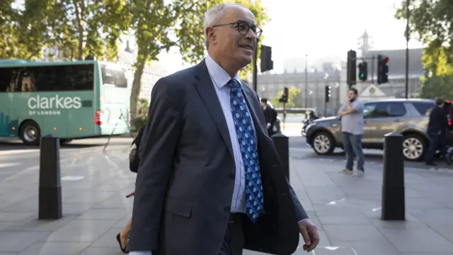 Lord Pannick QC arrives at the Supreme Court ahead of a hearing on the legality of proroguing Parliament