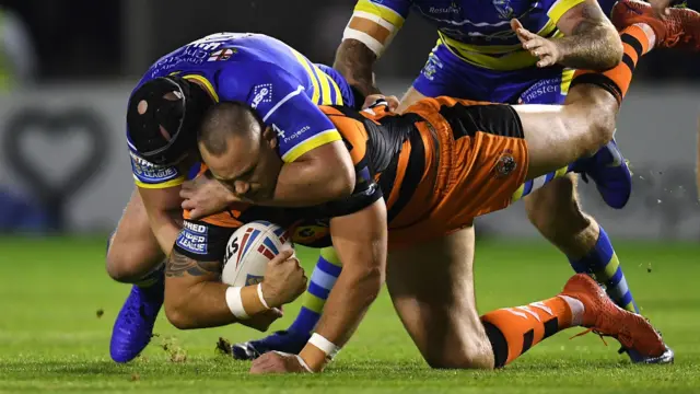 Warrington v Castleford