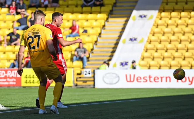 Andrew Considine scores for Aberdeen