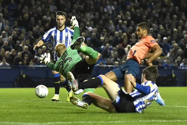 Dominic Calvert-Lewin puts Everton 2-0 up