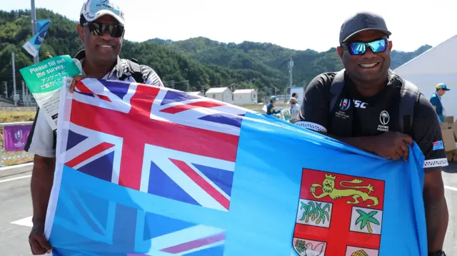 Fiji fans