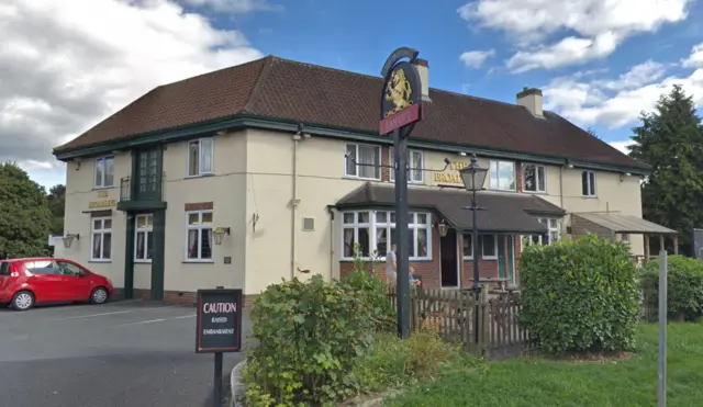 Broadleys pub