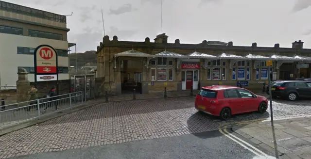 KEIGHLEY RAIL STATION