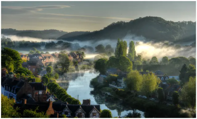 Misty morning on the Severn