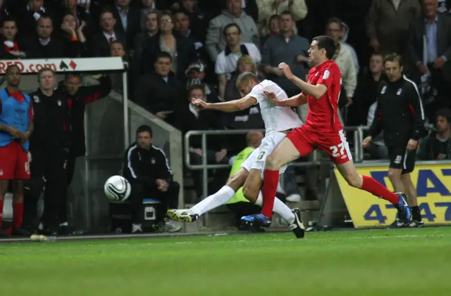 Darren Pratley scores against Nottingham Forest in 2011