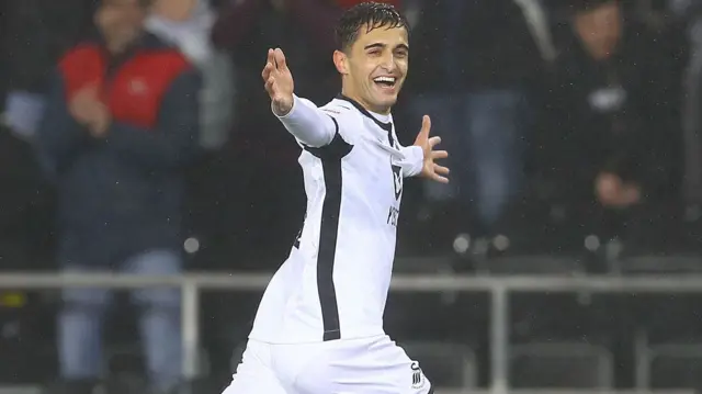 Yan Dhanda goal