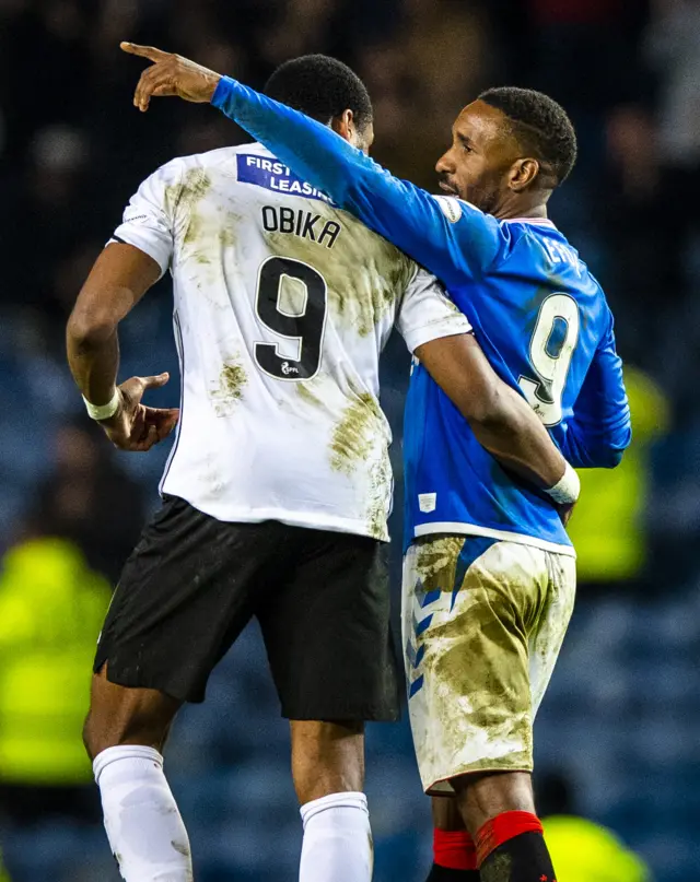 St Mirren's Jon Obika and Rangers' Jermain Defoe