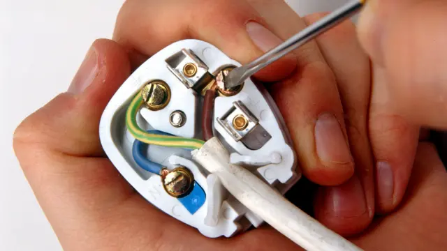 Wiring a plug