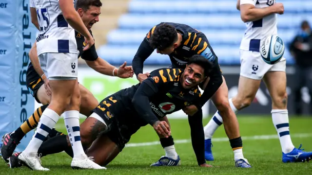 Wasps celebrate