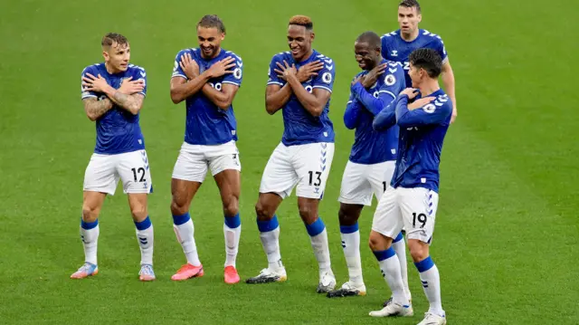 Everton players celebrate