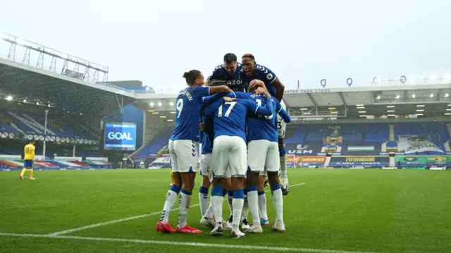 Everton players celebrate