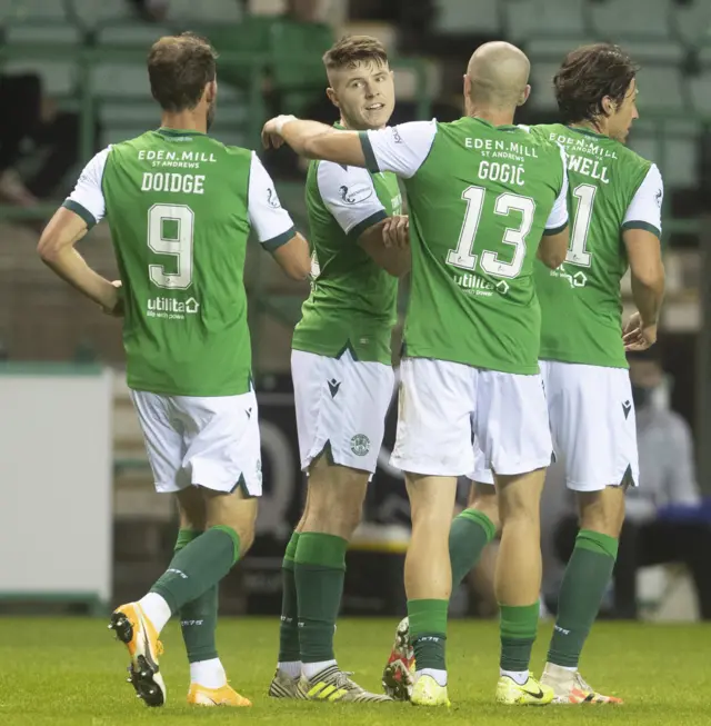 Hibs are ahead thanks to a clever free kick from Kevin Nisbet