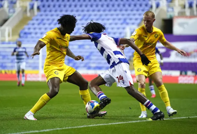 Reading v Wycombe