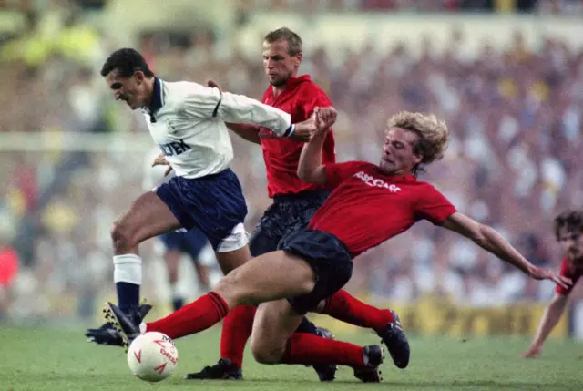 Tottenham's Vinny Samways (left) against SV Stockerau