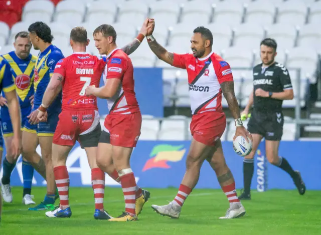 Salford celebrate Krisnan Inu's try