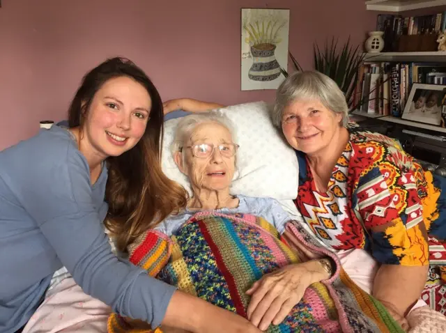 Rita Perrott with granddaughter Anna and daughter Sue