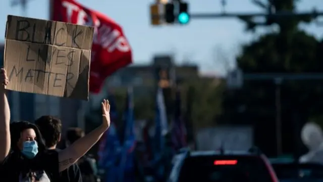 Counter-protesters outside the hospital