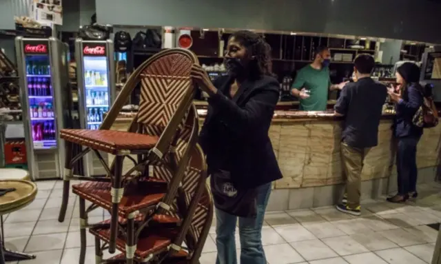 A Paris bar, Sept 2020