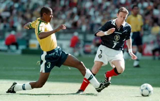 Aldair playing against Kevin Gallagher at France '98