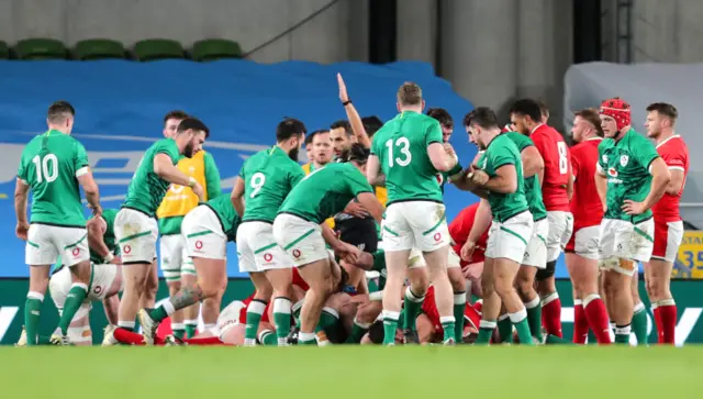 Quinne Roux scores Ireland try