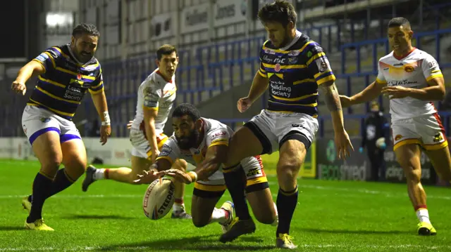 Catalans score a try