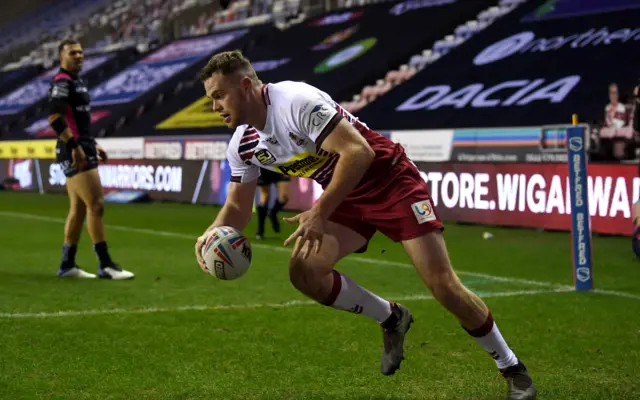 Joe Burgess scores for Wigan