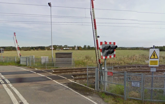 Sutton Lane level crossing