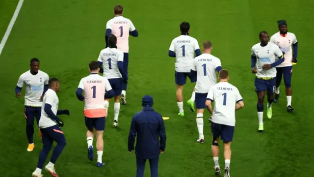 Tottenham players give tribute to Ray Clemence