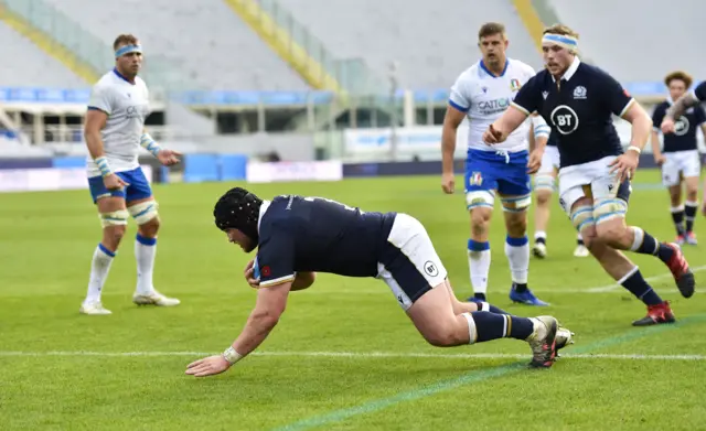 Zander Fagerson flops over for a second-half score against Italy in Florence